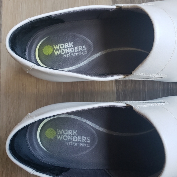 Work Wonders by Dansko Women's Coral Clog - Picture 9 of 14